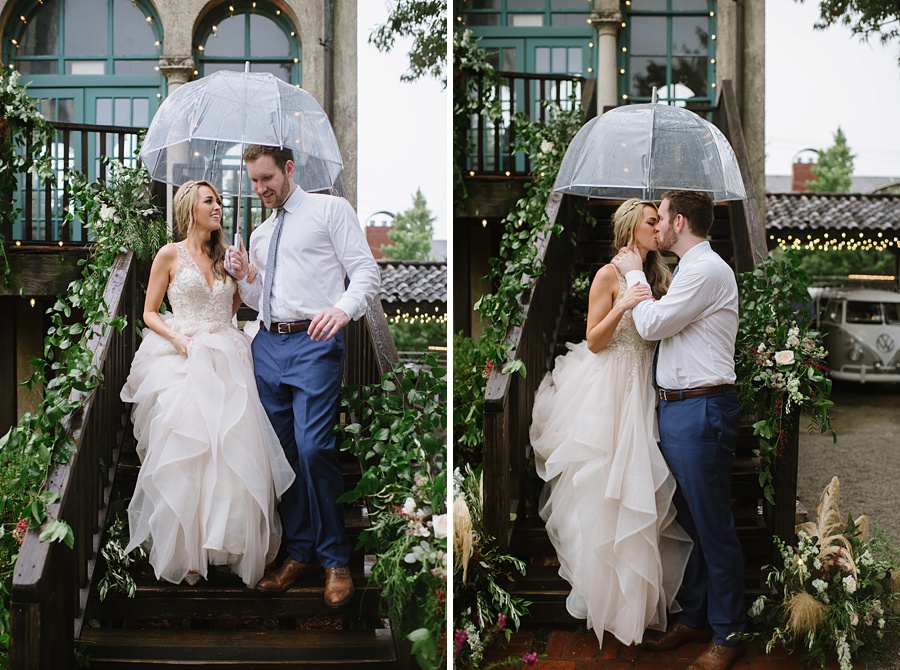 rainy-wedding-day-photographer