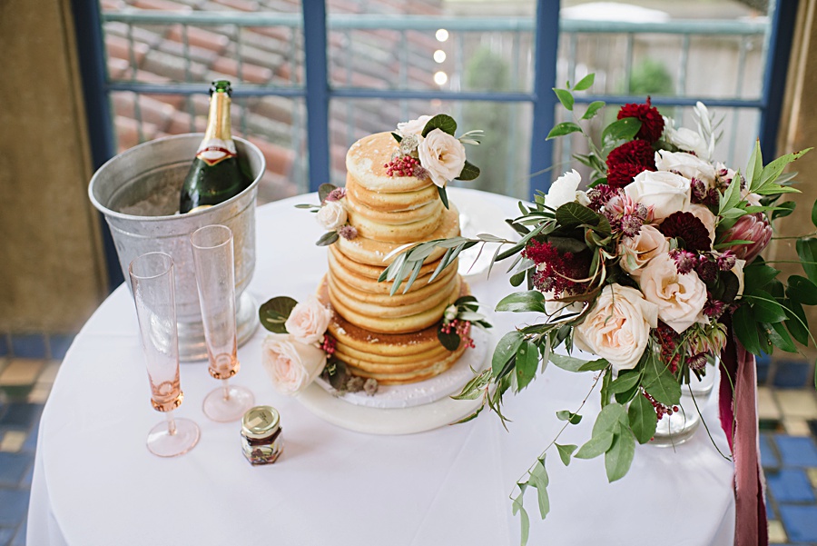 brunch-wedding-cake-florals-oklahoma